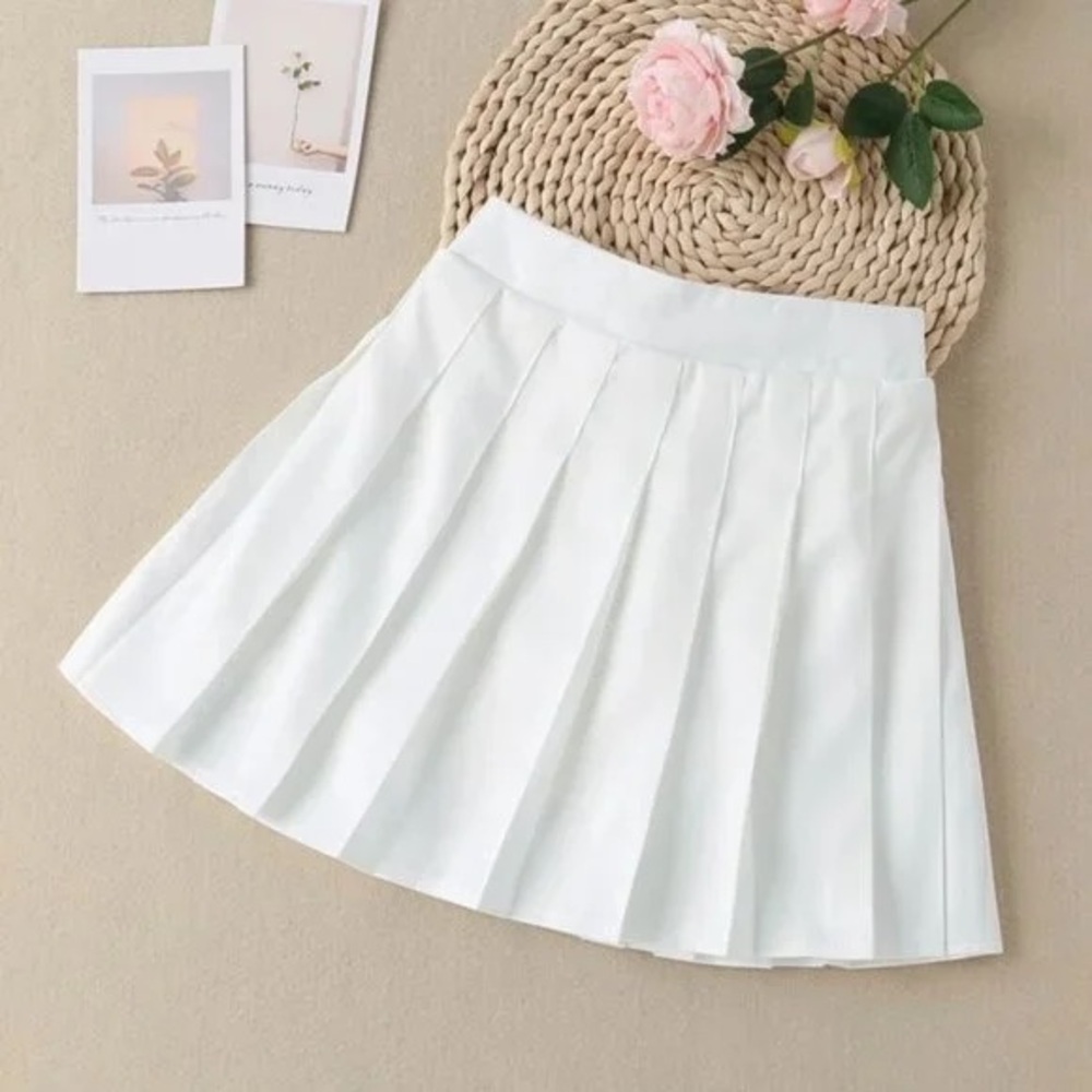 Cute White Pleated Skort